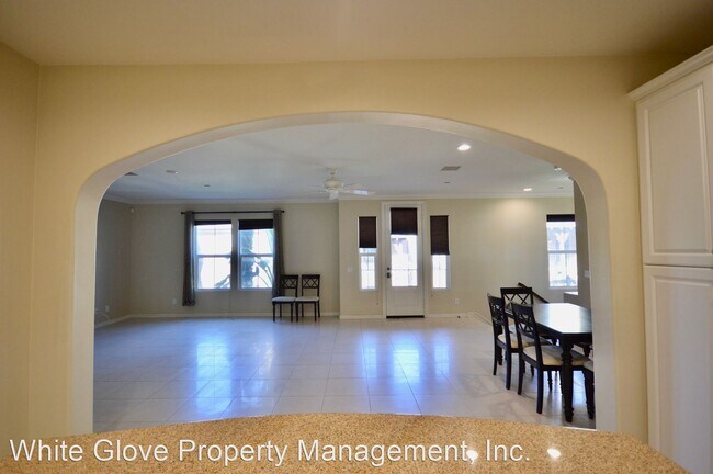 Building Photo - 3 br, 3.5 bath House - 756 South Olive Street