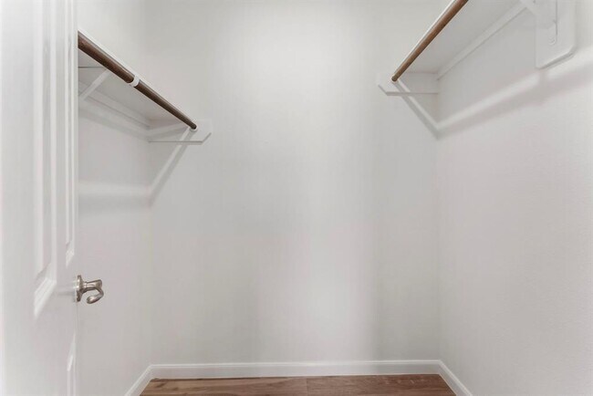 Building Photo - 2 Granite Path Pl