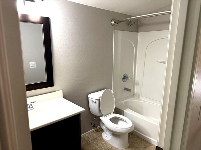 Building Photo - 4078 E Windsor Dr