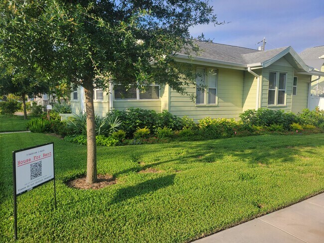 Building Photo - 1240 13th St N