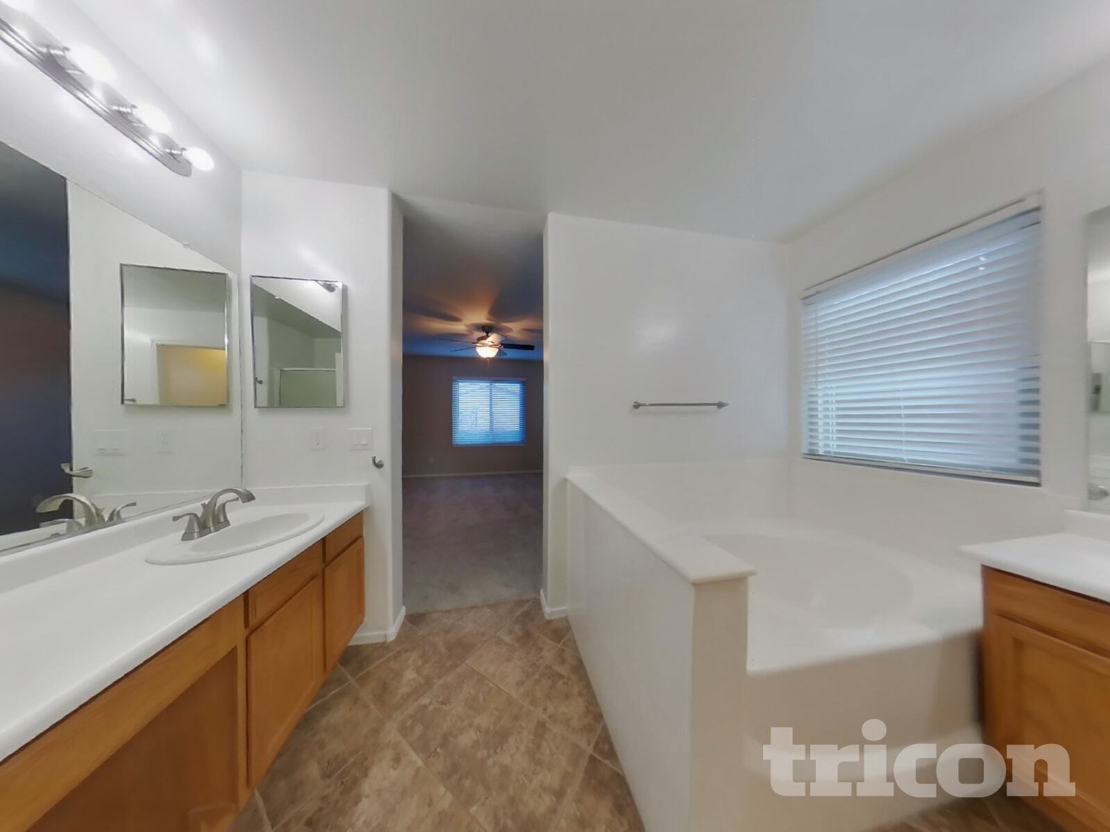 Building Photo - 43738 Elm Dr