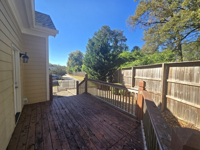 Building Photo - 112 Magnolia Blossom Way