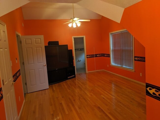 Building Photo - Huge 4 Bedroom Chester Transitional in Stoney Glen West with 2 Car Garage, $2225.00 p/month!