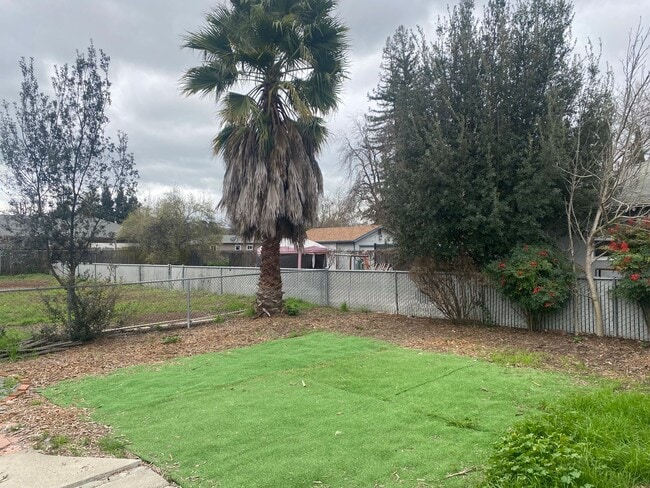 Building Photo - CHARMING COTTAGE IN DOWNTOWN PLEASANTON!