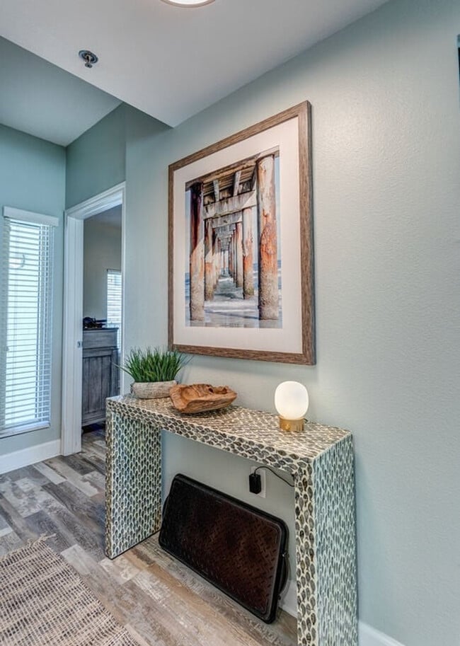 Building Photo - 998 Gulfside Ct