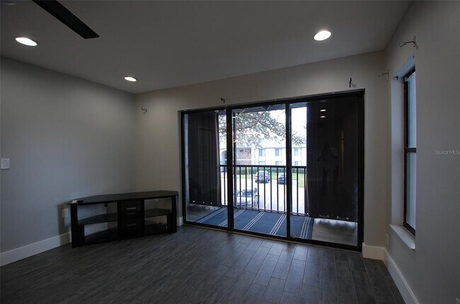 Building Photo - 1258 Pine Ridge Cir W