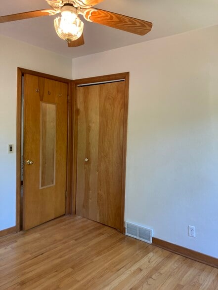 Building Photo - 418 S Owen Dr