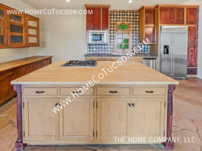 Building Photo - 1621 E Crimson Canyon Pl