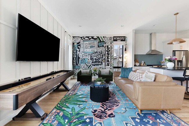 Building Photo - 761 Lynwood Ave