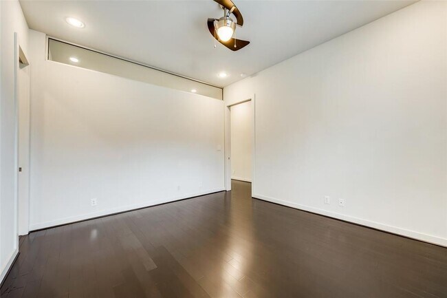 Building Photo - 207 Pierce St