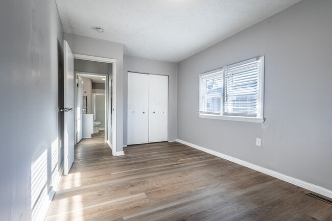 Building Photo - Renovated 1-Bedroom Home with Spacious Backyard & Washer/Dryer