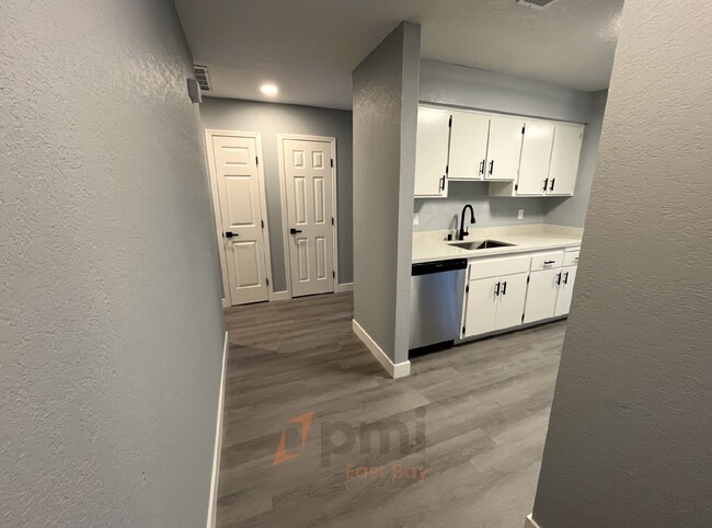 Building Photo - Brand New Fully Remodeled 3-Bd, 2-Ba Townh...