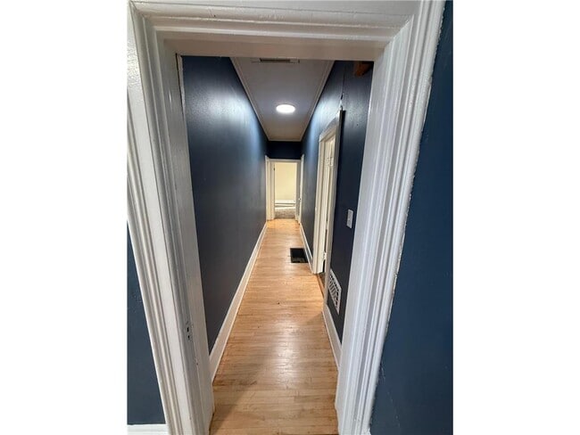 Building Photo - 803 7th St S