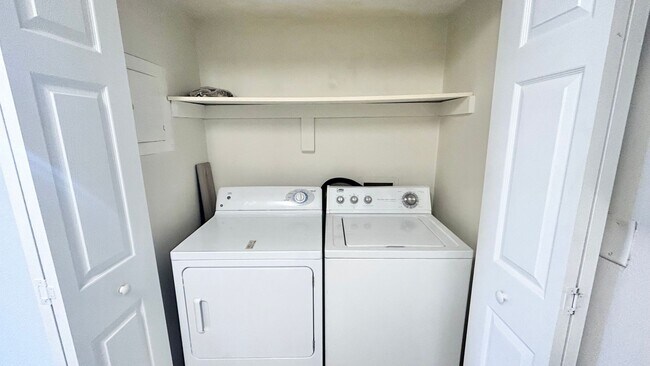 Building Photo - North Atlanta 1 Bed-1 Bath Condo, LVP Hard...