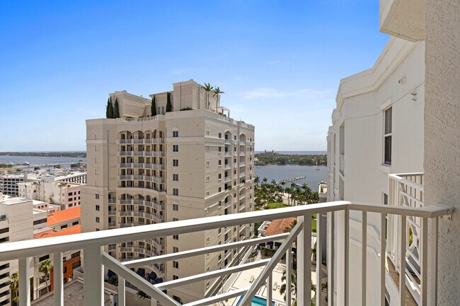 Building Photo - 255 Evernia St