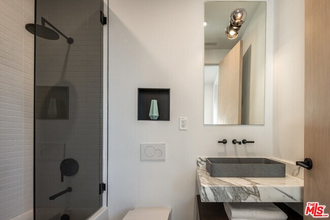 Building Photo - 3616 Cadman Dr