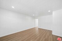 Building Photo - 252 S New Hampshire Ave