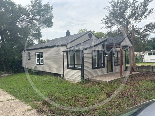 Building Photo - 8110 The Paseo
