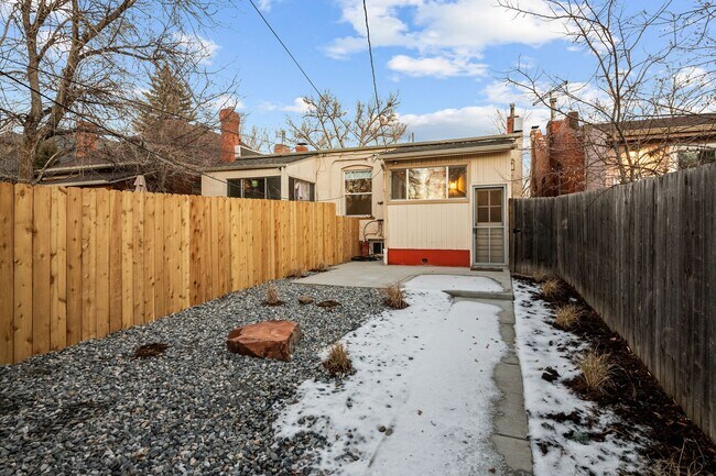 Building Photo - 573 S Pearl St