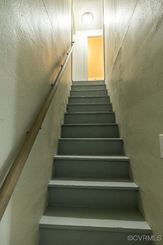 Building Photo - Newly Renovated 4-Bedroom Home in Town of Blackstone!