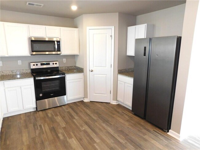 Building Photo - 343 Indian Lake Trail