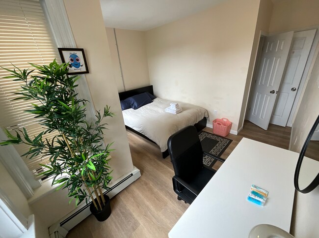 Primary Photo - 169 Massachusetts Ave