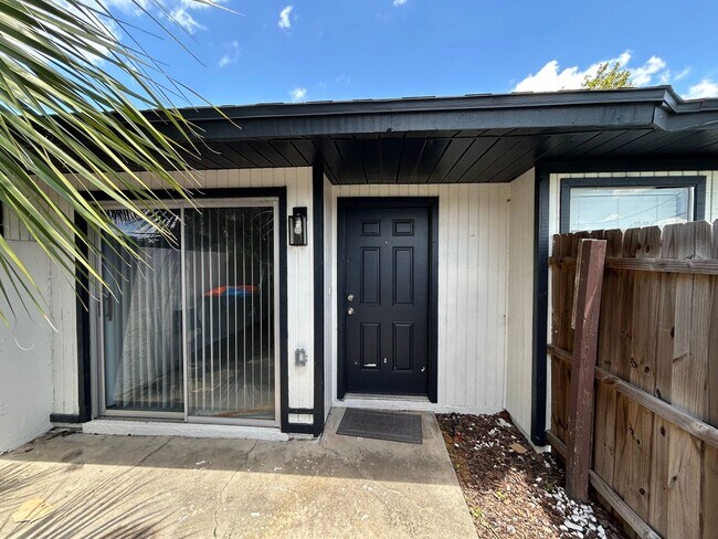 Building Photo - 2955 SE 53rd Ct