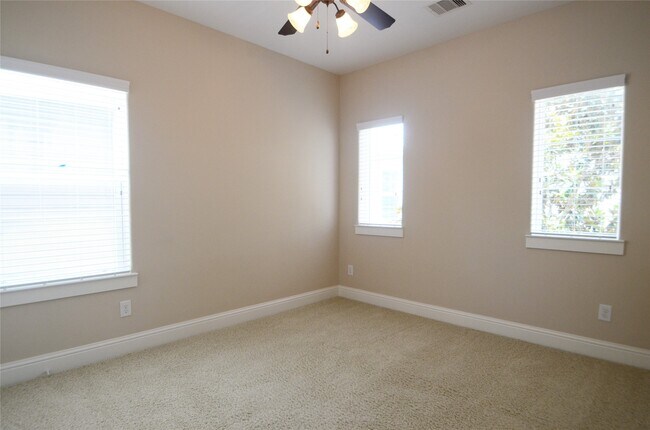 Building Photo - 8610 Ashland Way