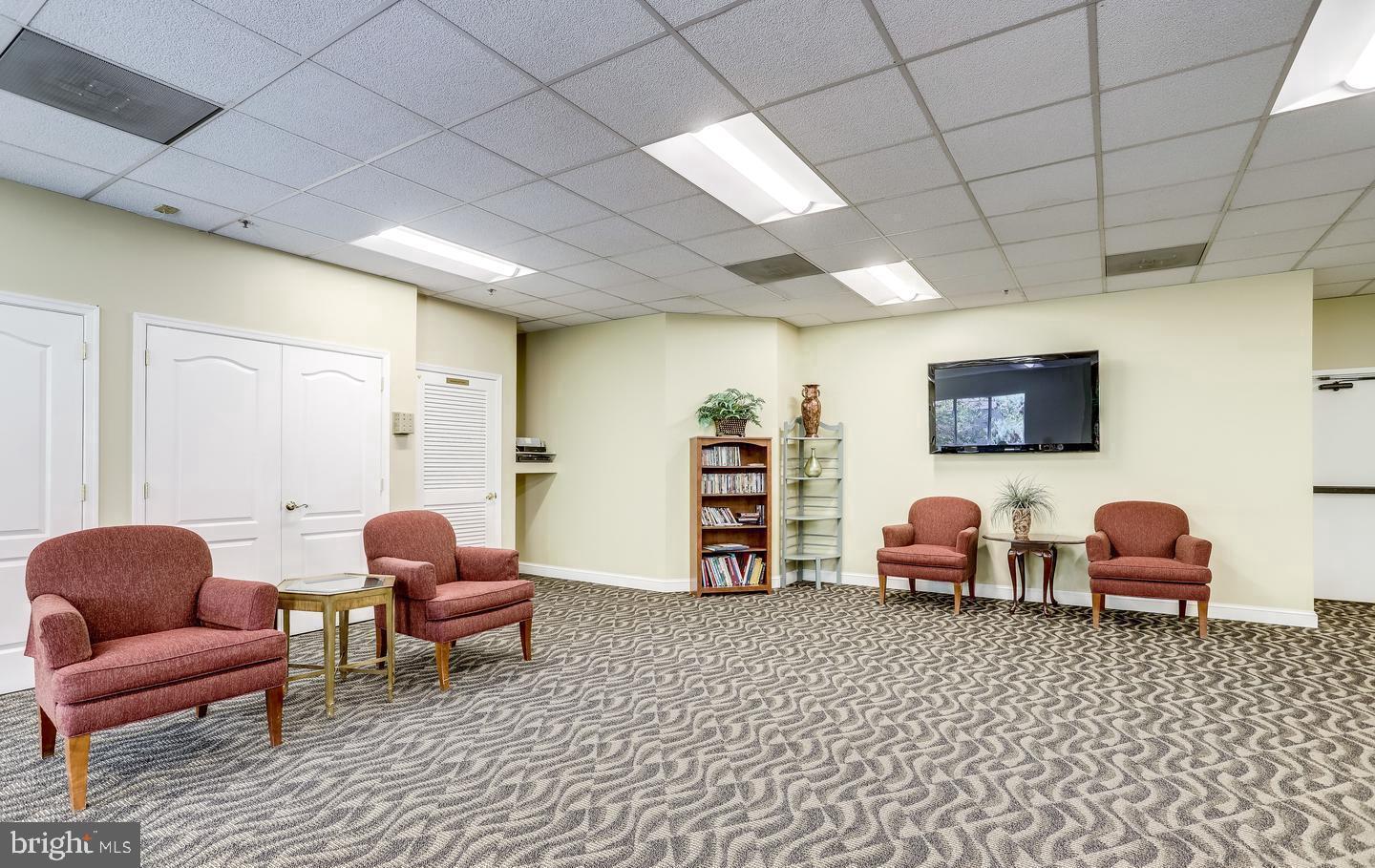 Building Photo - 1211 S Eads St