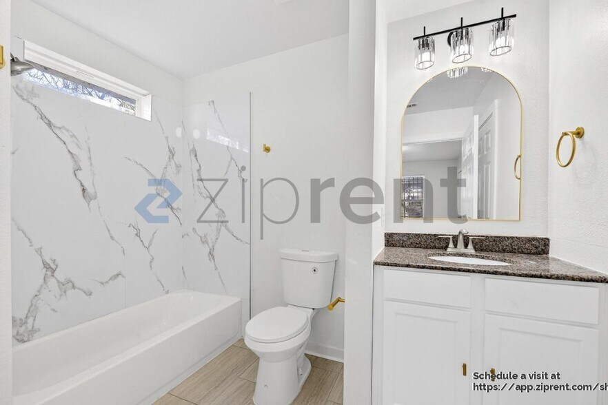 Building Photo - 3226 Navaro St