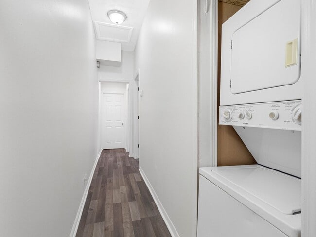 Building Photo - Affordable 3/1.5 West Tampa Home