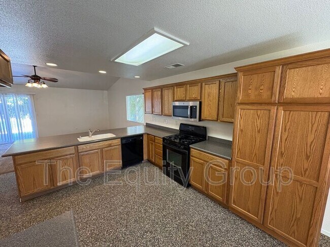 Building Photo - 3118 W Flagstaff Ave