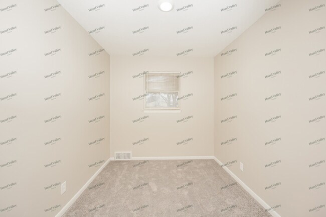 Building Photo - 6347 Edgehurst Dr