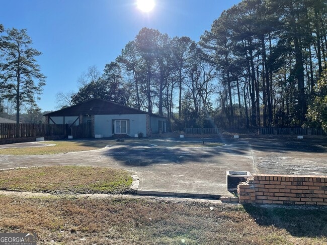 Building Photo - 4701 Flat Shoals Rd