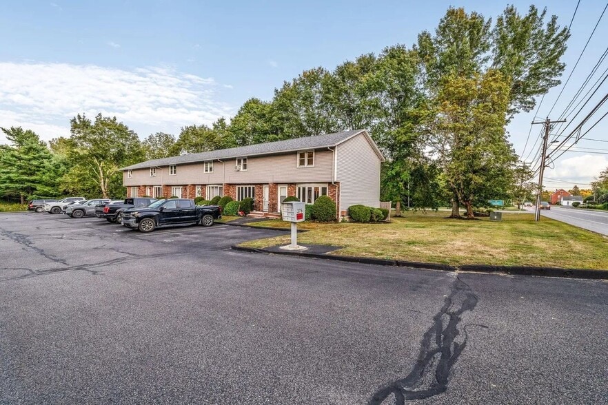 Building Photo - 375 Bridgton Rd