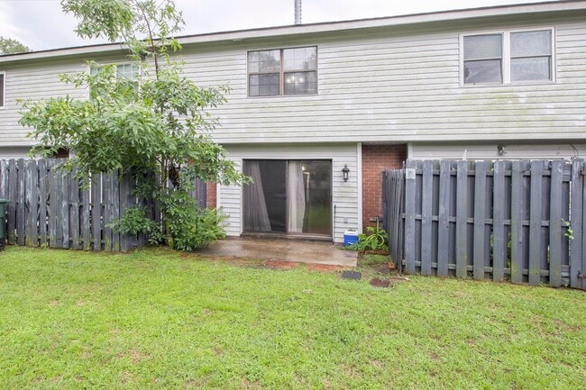 Building Photo - 34 Knollwood Cir