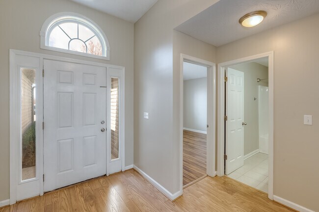 Building Photo - 2481 Crescenzio Way