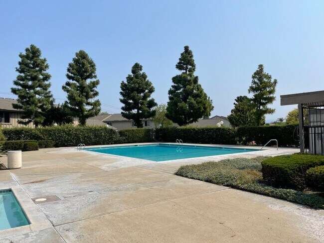 Building Photo - 3 Bed + 1.5 Bath + 2 Car Garage