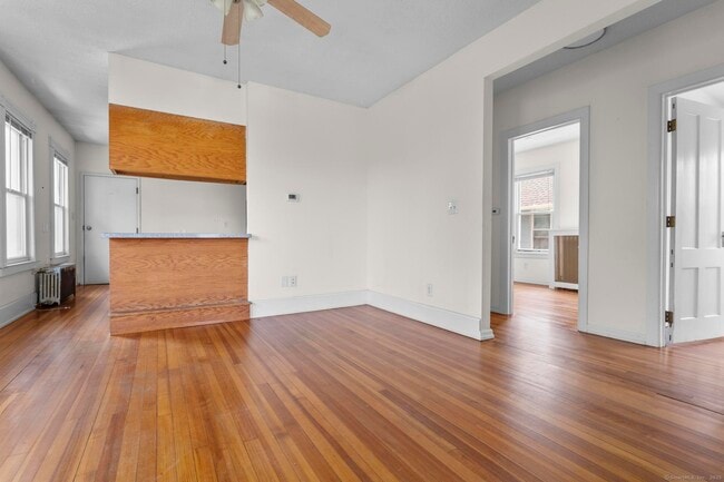 Building Photo - 14 S Whittlesey Ave