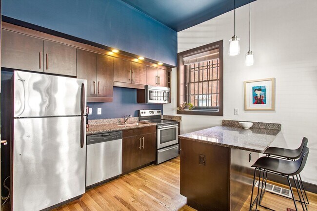 Building Photo - 206 N 1st St