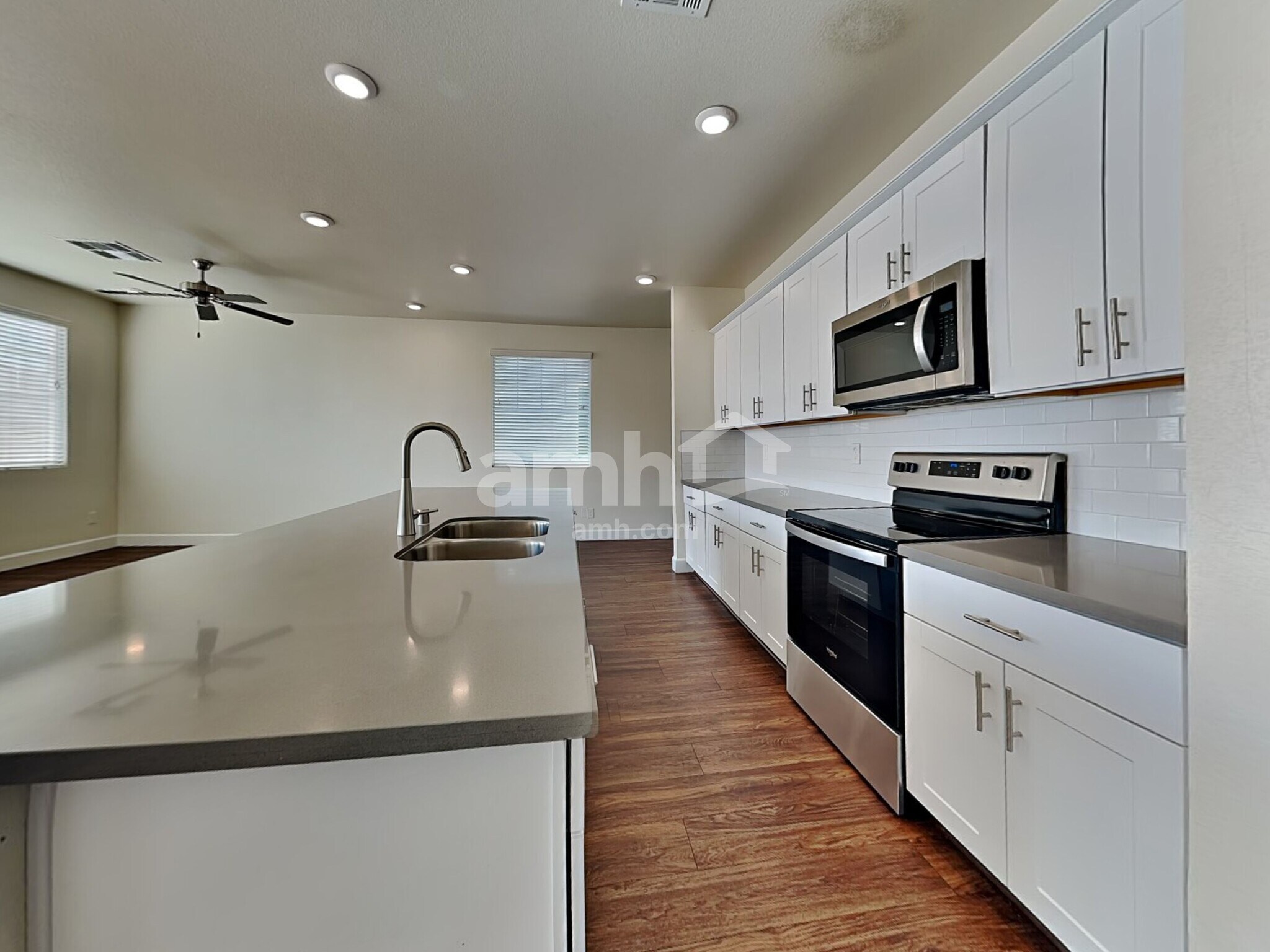 Building Photo - 1805 Viaggio Ave