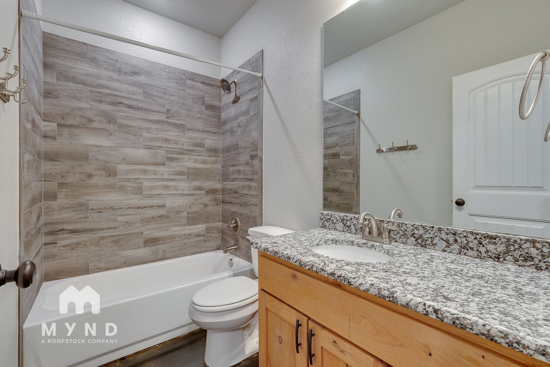 Building Photo - 359 E 9th St