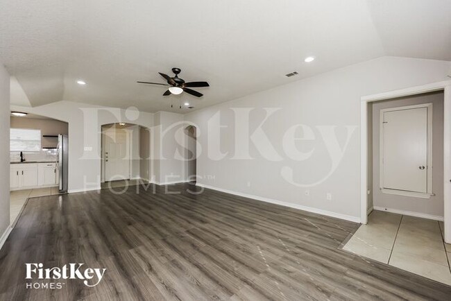 Building Photo - 13536 Vida Ln