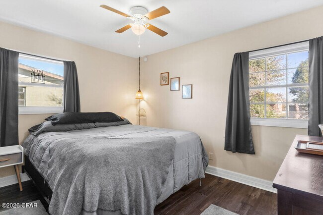 Building Photo - 808 Forestdale Ave