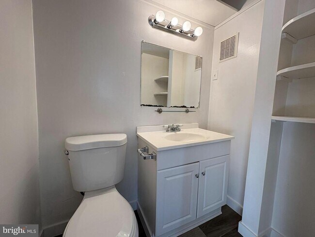 Building Photo - 6317 Pearce Ave