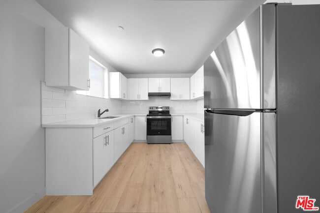 Building Photo - 236 W 84th Pl