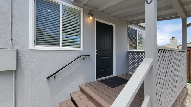 Building Photo - 310 Cypress Ave