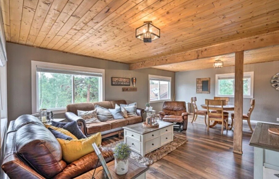 Building Photo - 255 Midnight Ln