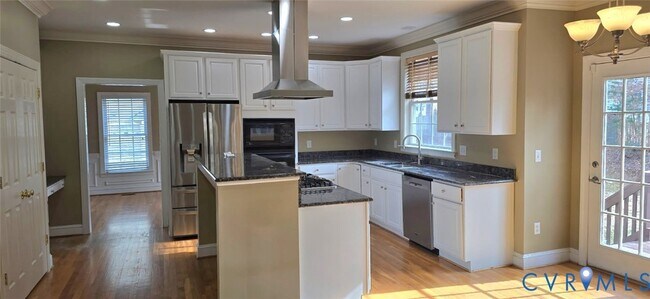 Building Photo - 4940 Riverplace Ct