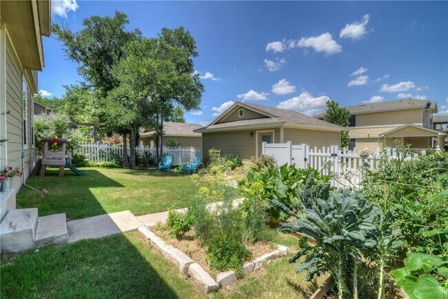 Building Photo - 1412 Willow Vista